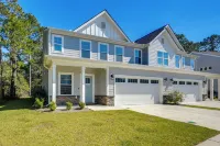 Townhome w/ Pool! 7 Mi to Ocean Isle Beach - 3 estrellas