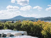 Perfect Located 1-Bed with Great Views