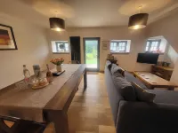 3 Bedroom Cottage - Sleeps 5 - Hot Tub Parking Hotels in Honiton