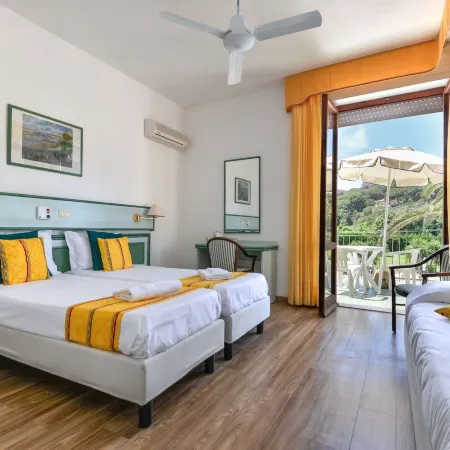 Hotel in Capoliveri with private beach