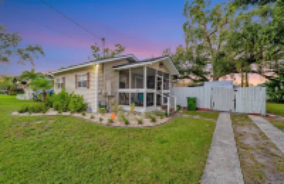 Family Pet Friendly Getaway With Porch Fire Pit Yard