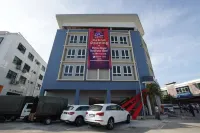 Pantai Regal Boutique Hotel - parking
