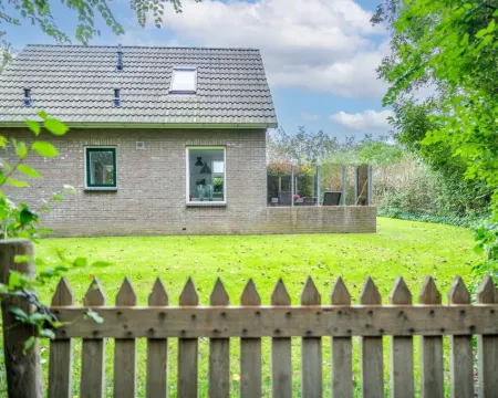 Tastefully and Modernly Furnished 5-person Bungalow Hotels in Texel