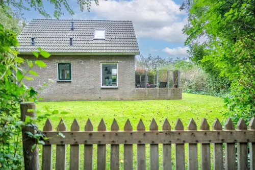 Tastefully and Modernly Furnished 5-person Bungalow