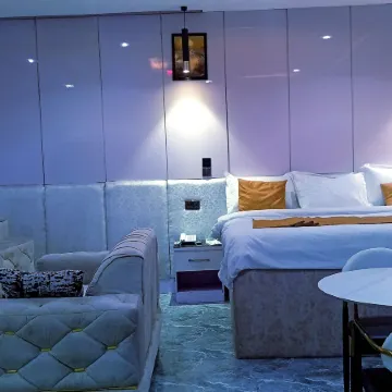 Uptown Life Hotel and Suites