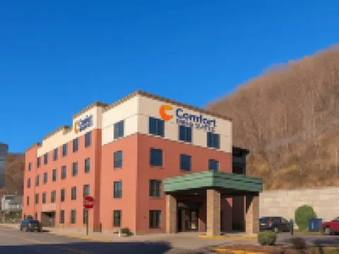 Comfort Inn & Suites Marquette - Prairie du Chien Hotels in Mendon