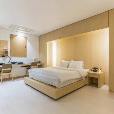 Guwol Hotel Rondo Hotels near Seonhak Station