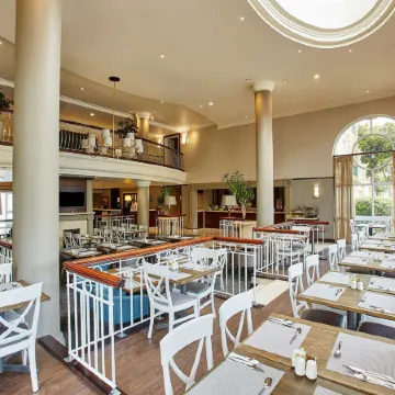 StayEasy Century City