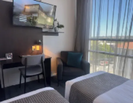 Quest Henderson Hotels near Crystal Mountain