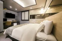 โรงแรมพาร์เฟ - โรงแรมราคาถูก