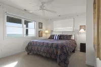 Suncatcher 4 Bedroom Home by RedAwning - Parkplatz