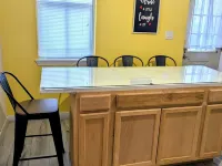 Relaxing Rustic Oasis - 6 Min Walk to Downtown! Cyclist Welcomed & Pet Friendly! Hotels in Cumberland