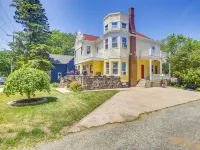 Algoma Victorian - Steps to Lake Michigan! Hotels in Algoma