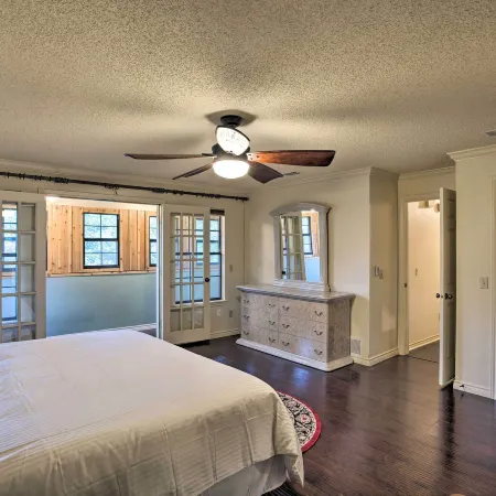 Unwind Fireside and Play Pool! Idyllic McKinney Home