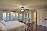 Unwind Fireside and Play Pool! Idyllic McKinney Home - balcony