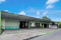 OYO 95019 Jeppi Homestay - parking