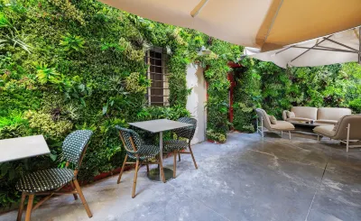 สการ์เลต โฮเทล โรงแรมใน