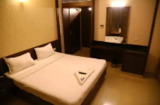 โรงแรมวาร์ชัน อินเทอร์นาชั่นแนล