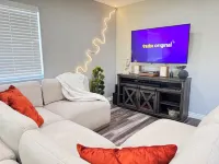 Charming 3-bedroom house with AC and WiFi in marvelous Colton Hotels in Colton