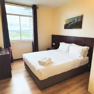 Emart Hotel (Riam)