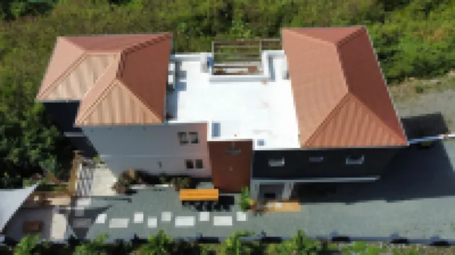 Genesis by AnRae / Luxury Escape / Near Beach/with Workspaces