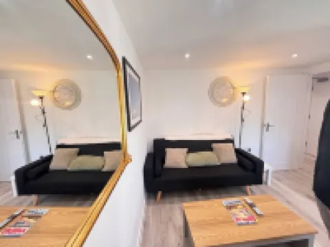 Bright Cozy 2 Bedroom Apartment in Oxford