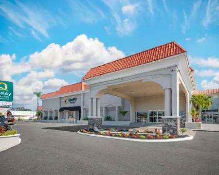 Quality Inn & Suites Conference Center Hotels in Pasco County