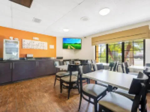 Wingate by Wyndham Leesburg Florida Hotels in Lake County
