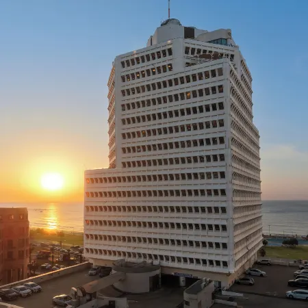 Wom Beach Pod Hotel Отели рядом с достопримечательностью «Железнодорожный вокзал Ха-Шалом»