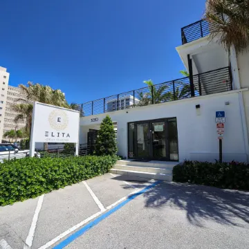 Elita Hotel Отели рядом с достопримечательностью «Боннет Хаус Музеум & Гарденс»