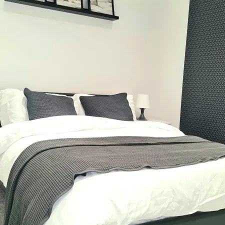 1-Bedroom Aprt in Salford- FreeParking- Sleeps3
