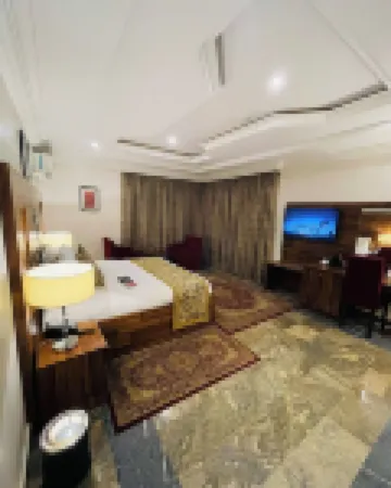 Macdestly Apartment
