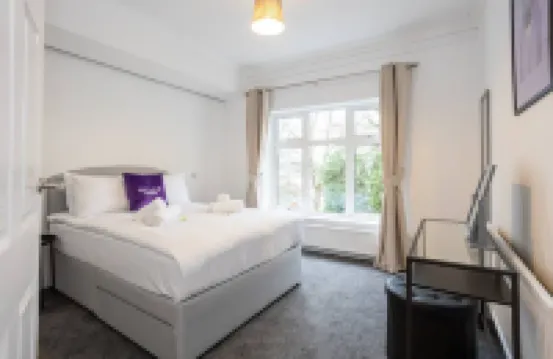 Spacious House With Parking Near Heaton Park