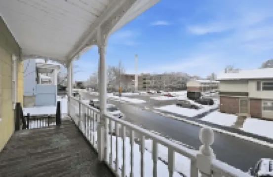 Cozy Adventure Filled Escape Free Parking 2 Bedroom Apts