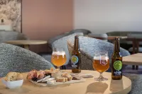 卡奧爾-勒弗朗斯 Brit Hotel酒店 - 停車場