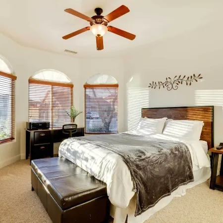 Horseshoe Bend Retreat Fire Pit and Mountain Views!
