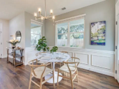4 Mi to Forsyth Park: Updated Home w/ Large Yard! Hotels in Thunderbolt