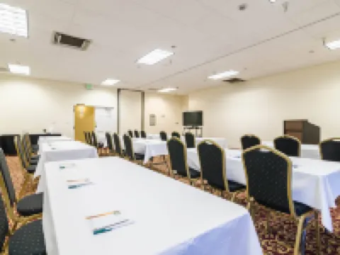 クオリティ イン & スイーツ オガララ オガラーラのホテル