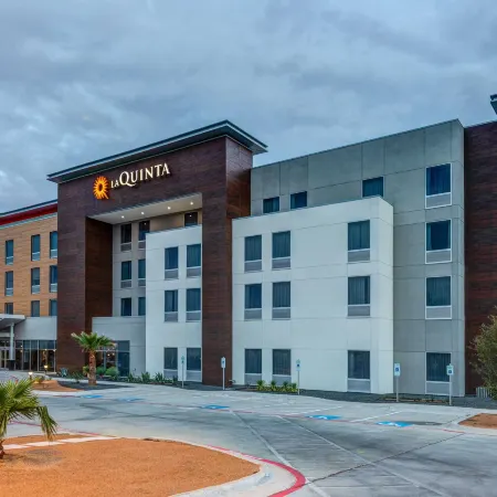 La Quinta Inn & Suites by Wyndham Eagle Pass