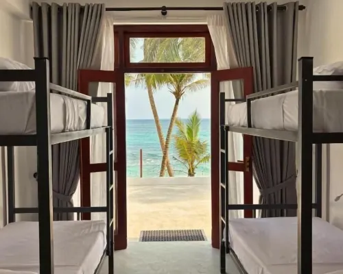 Surfing Tusker - Thalpe Hotels in Talpe