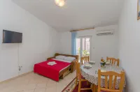 Apartments Sklopina