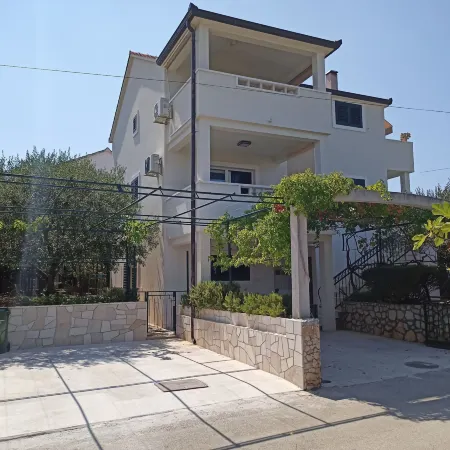 Apartments Romarin