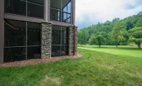 Scenic 2BR Condo w Porch Pool Near Slope Trails