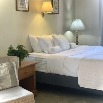 Riverside Hot Springs Inn & Spa - Adults Only