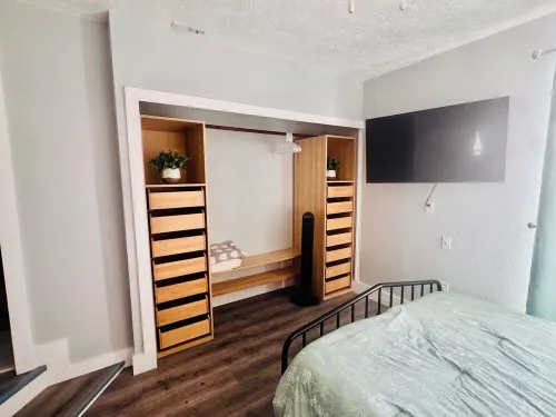 Quiet one bedroom apartment