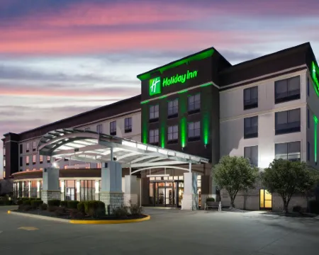 Holiday Inn QUINCY by IHG クインシーのホテル