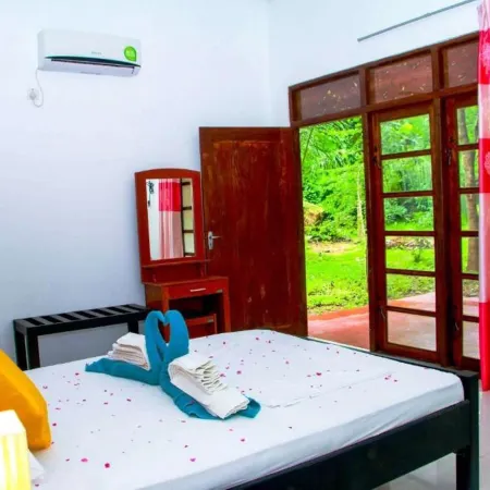 Thathsara Holiday Inn