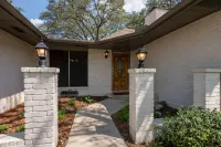 Private Pool Single Level 4Br 5 Beds 1 King Tile Throughout