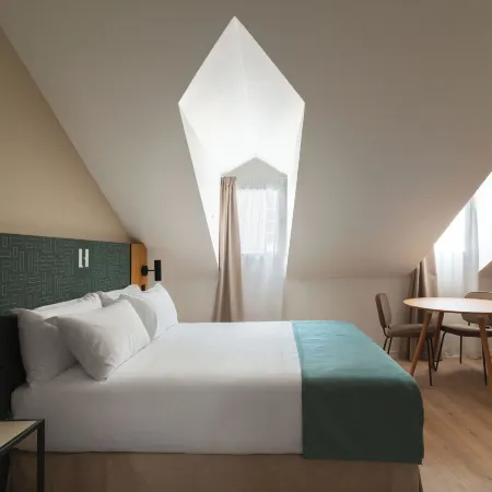 Limehome Versailles Rue du Bailliage
