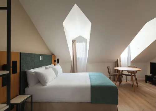 Limehome Versailles Rue du Bailliage